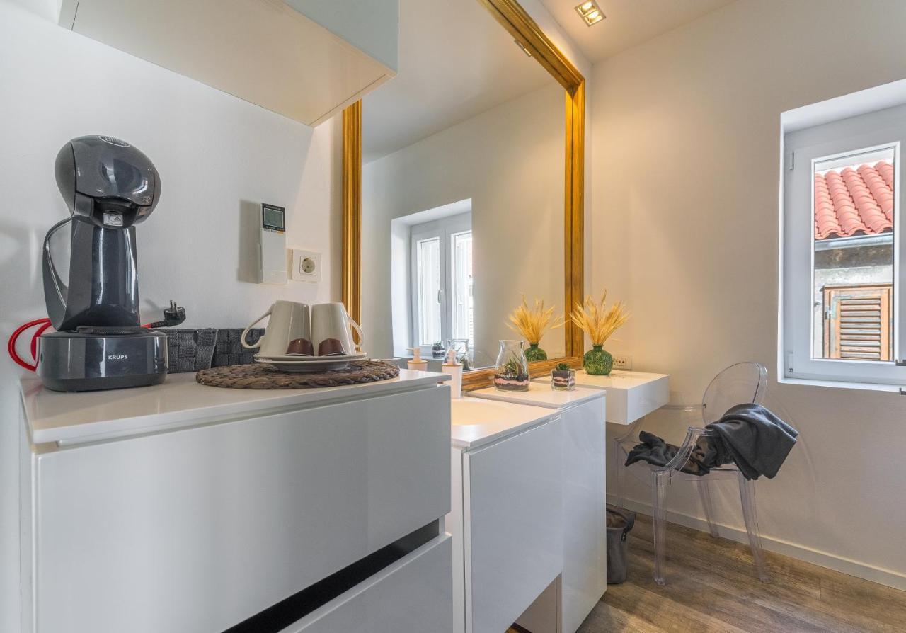 Central Rooms In Old Town By Belmont Realty Zadar Exterior photo